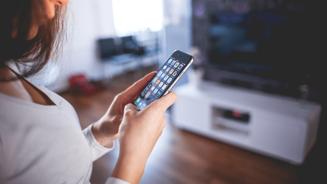 a person hand with mobile phone